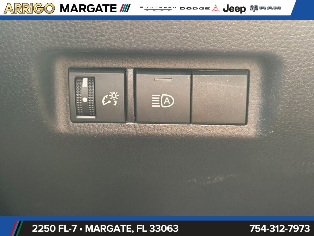 Used 2023 Toyota RAV4 LE FWD image 32