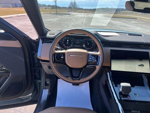 Used 2024 Land Rover Range Rover Sport Dynamic SE image 15