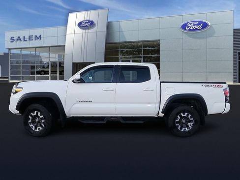 Used 2023 Toyota Tacoma TRD Off-Road image 6