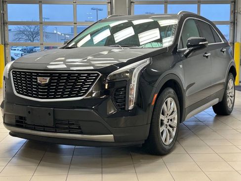 Used 2022 Cadillac XT4 Premium Luxury w/ Enhanced Visibility Package image 3