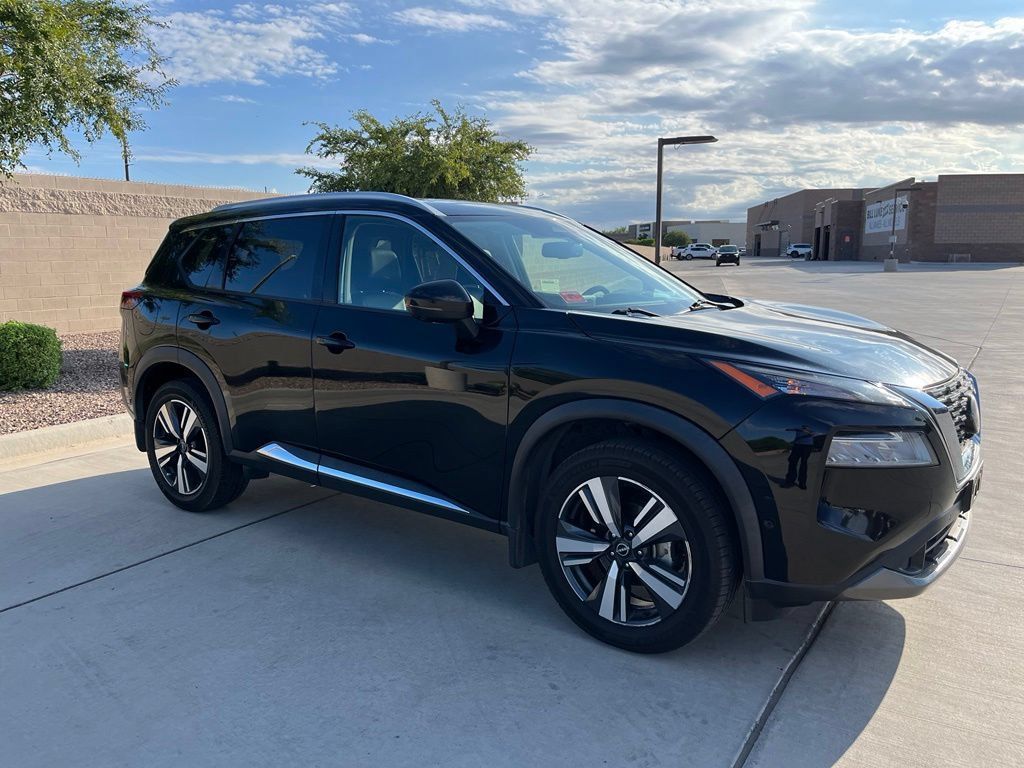 Used 2023 Nissan Rogue SL w/ SL Premium Package FWD image 5