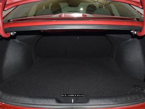 Used 2025 Hyundai Elantra SEL FWD image 33