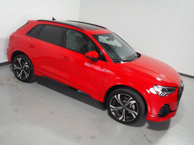 Used 2023 Audi Q3 quattro 2.0T Premium Plus w/ Premium Plus Package AWD/4WD image 12