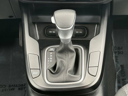 Used 2025 Kia Soul LX FWD image 29