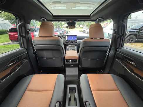 Used 2026 Lexus GX 550 w/ Accessory Package (2T) AWD/4WD image 47