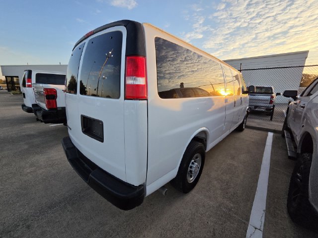 Used 2025 Chevrolet Express 3500 LS RWD image 6