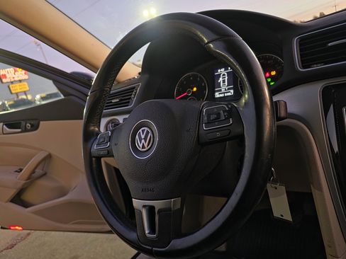 Used 2012 Volkswagen Passat 2.5 SE image 13