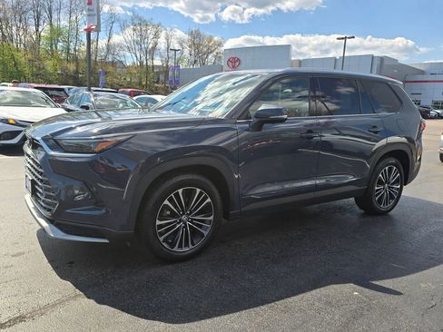 Used 2024 Toyota Grand Highlander AWD Hybrid image 3