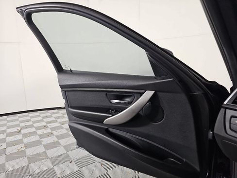 Used 2018 BMW 330i Sedan RWD image 25
