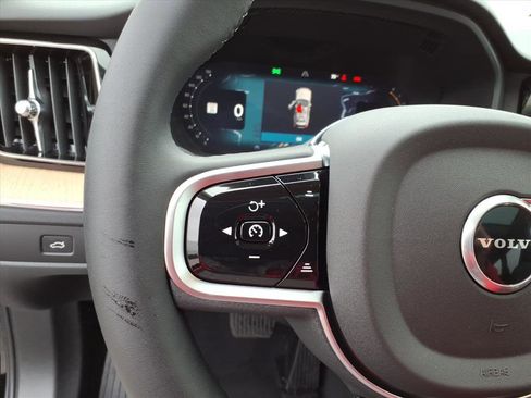 Used 2026 Volvo XC60 B5 Plus w/ Protection Package Premier AWD/4WD image 15