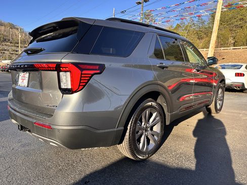 New 2026 Ford Explorer Active w/ Active Comfort Package image 4