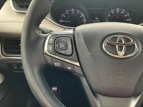 Used 2015 Toyota Avalon XLE image 19