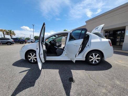 Used 2012 Nissan Sentra 2.0 SR w/ Special Edition Pkg FWD image 16