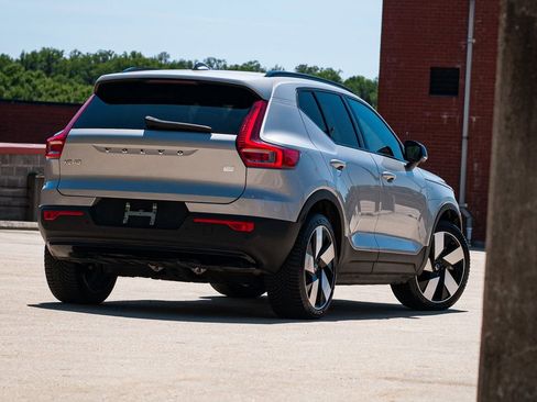 Certified 2023 Volvo XC40 Recharge Ultimate AWD/4WD image 6