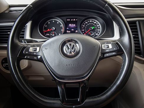 Used 2019 Volkswagen Atlas SE w/ Towing Package image 37