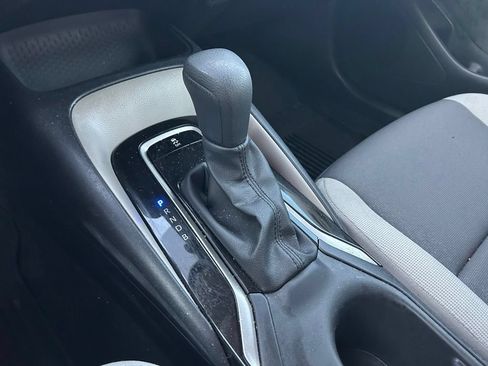 Certified 2025 Toyota Corolla LE FWD image 27