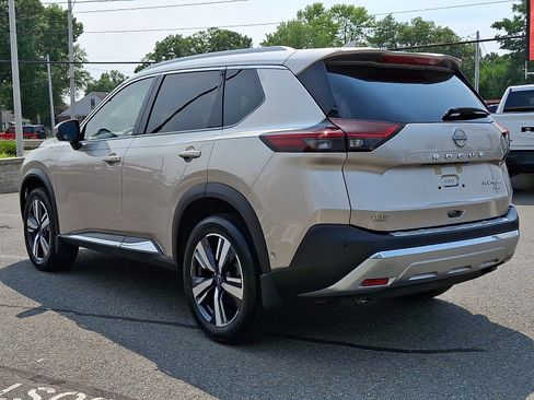 Certified 2023 Nissan Rogue Platinum w/ Platinum Premium Package AWD/4WD image 4