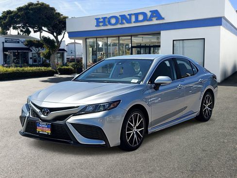 Used 2023 Toyota Camry SE FWD image 1