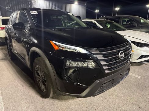 Used 2026 Nissan Rogue SV AWD/4WD image 3