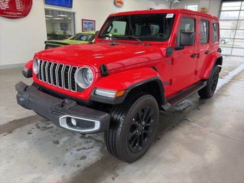 Certified 2025 Jeep Wrangler Unlimited Sahara image 1