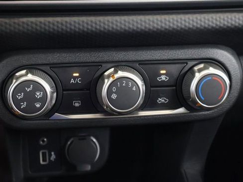 New 2025 Nissan Kicks Play S image 16