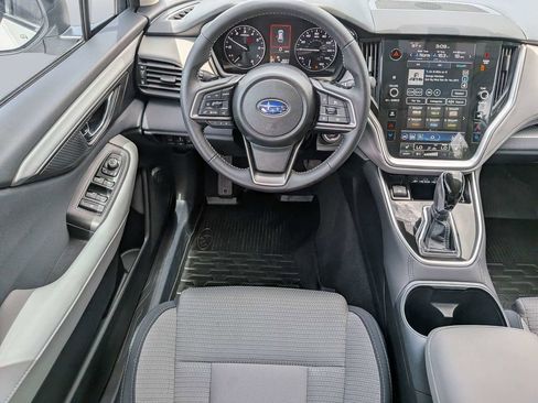 Used 2025 Subaru Outback Premium AWD/4WD image 19