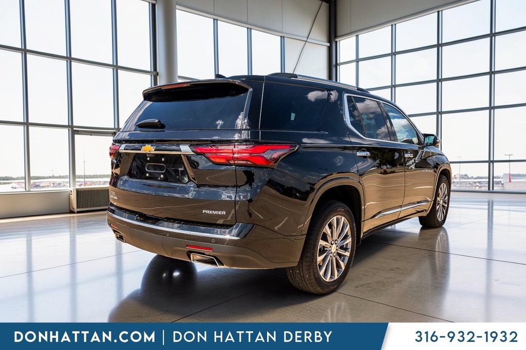 Used 2023 Chevrolet Traverse Premier FWD image 36