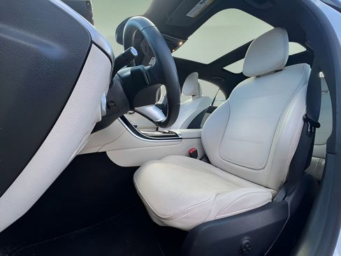 Used 2025 Mercedes-Benz C 300 4MATIC Sedan image 11