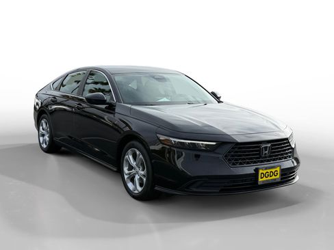 Certified 2023 Honda Accord LX image 7