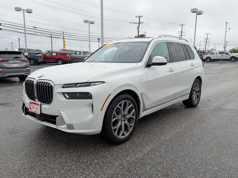 Used 2024 BMW X7 xDrive40i image 7