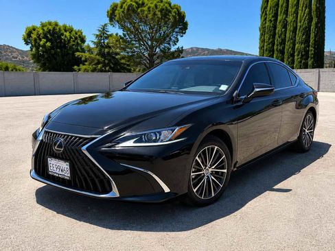 Used 2025 Lexus ES 300h w/ Premium Package FWD image 3