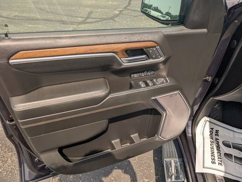 Used 2022 Chevrolet Silverado 1500 High Country w/ Z71 Off-Road Package AWD/4WD image 15