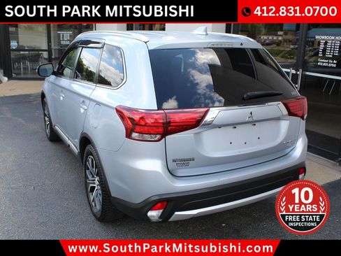 Used 2017 Mitsubishi Outlander SEL AWD/4WD image 7