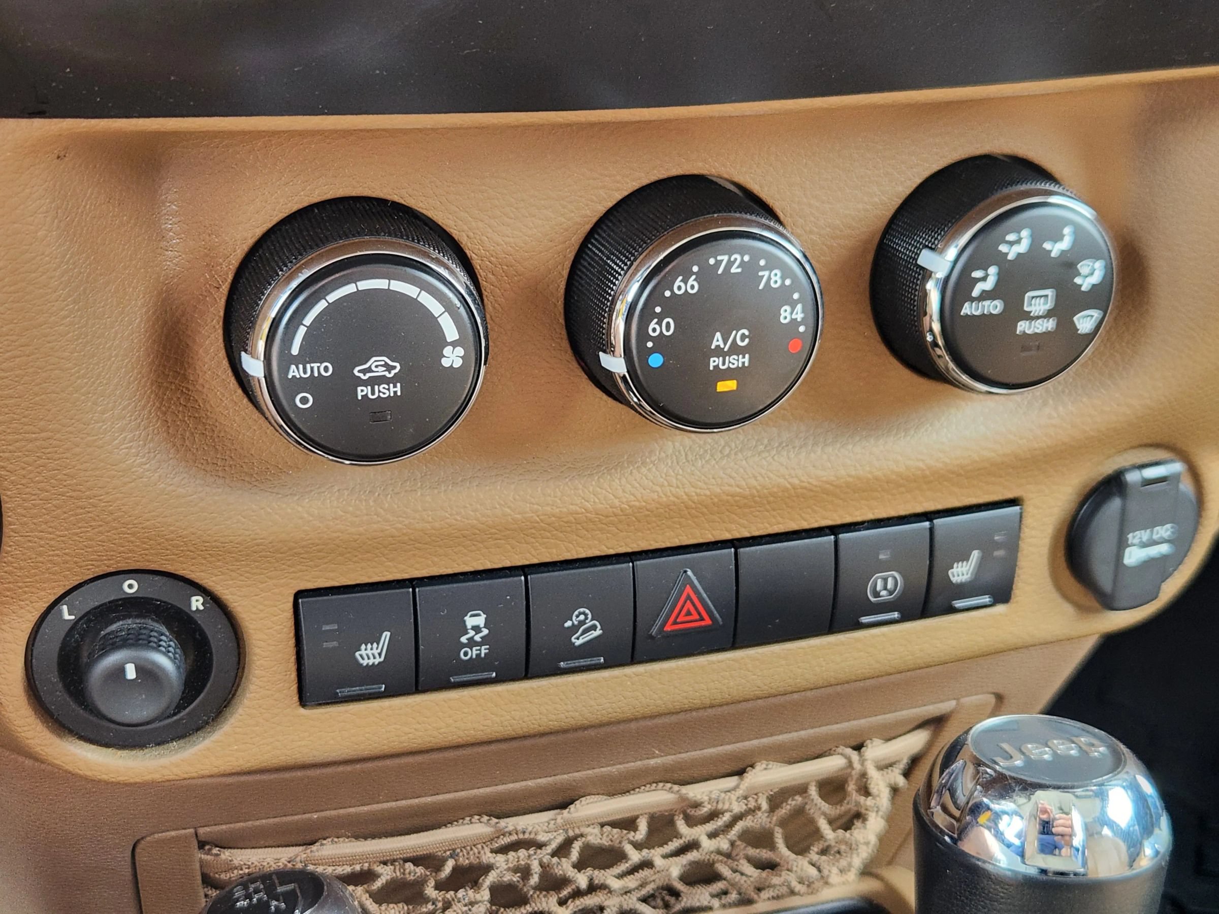 Used 2013 Jeep Wrangler Rubicon w/ Dual Top Group AWD/4WD image 20