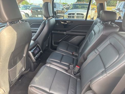 Used 2023 Lincoln Aviator Reserve w/ Equipment Group 201A RWD image 27