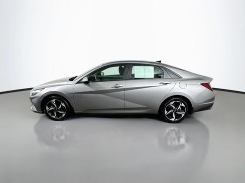 Used 2023 Hyundai Elantra SEL w/ Convenience Package FWD image 5