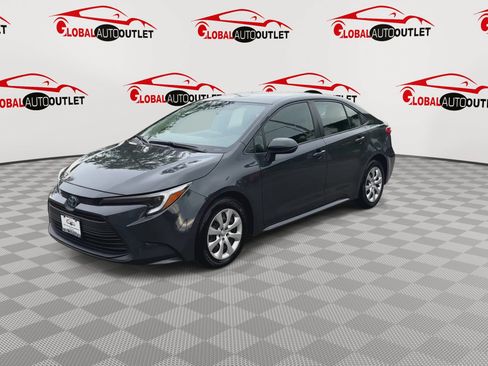 Used 2023 Toyota Corolla LE FWD image 4