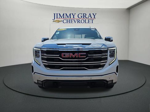 Used 2023 GMC Sierra 1500 SLT w/ SLT Premium Plus Package AWD/4WD image 8