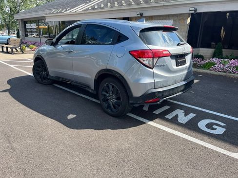 Used 2021 Honda HR-V Sport image 4