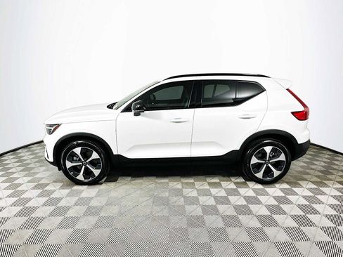 Used 2025 Volvo XC40 B5 Plus w/ Protection Package Premier image 4