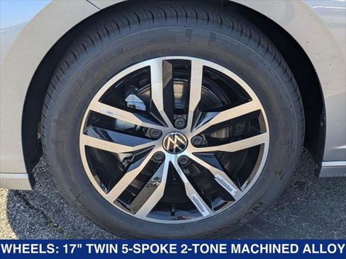 New 2025 Volkswagen Jetta SE FWD image 9