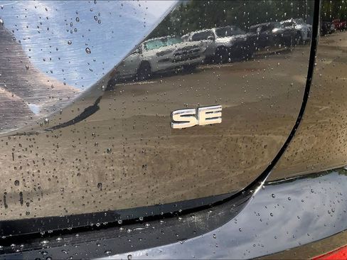 Used 2024 Mitsubishi Outlander SE FWD image 10