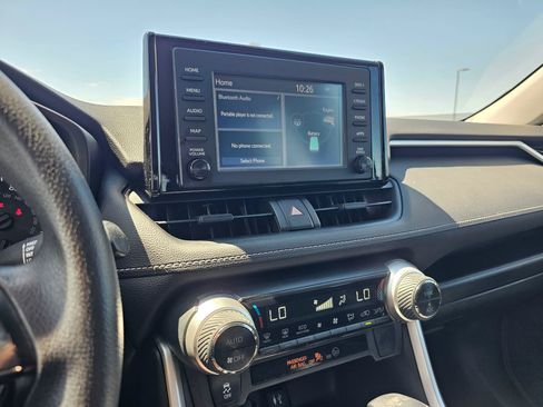Used 2019 Toyota RAV4 LE AWD/4WD image 24