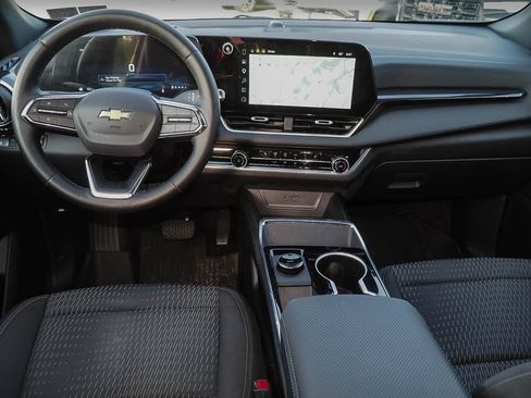 Used 2026 Chevrolet Equinox LT FWD image 10