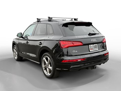Used 2020 Audi Q5 2.0T Titanium Premium Plus w/ Premium Plus Package image 3