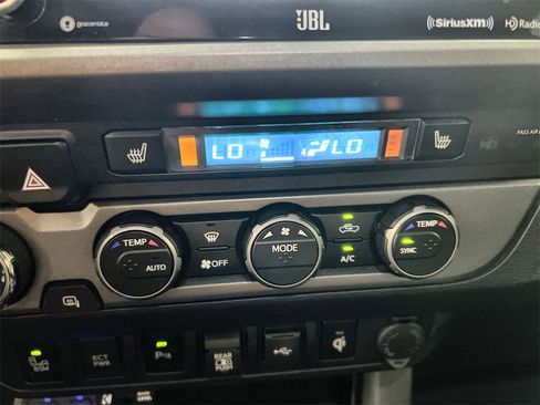 Used 2021 Toyota Tacoma TRD Off-Road image 17