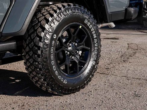 New 2026 Jeep Gladiator Sport AWD/4WD image 8