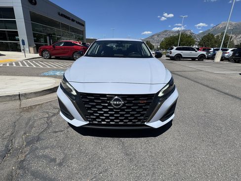 Used 2023 Nissan Altima 2.5 SR AWD/4WD image 9
