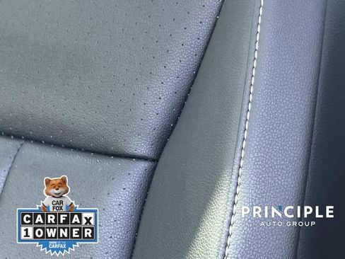 Used 2023 Volkswagen Tiguan SE w/ Panoramic Sunroof Package FWD image 18