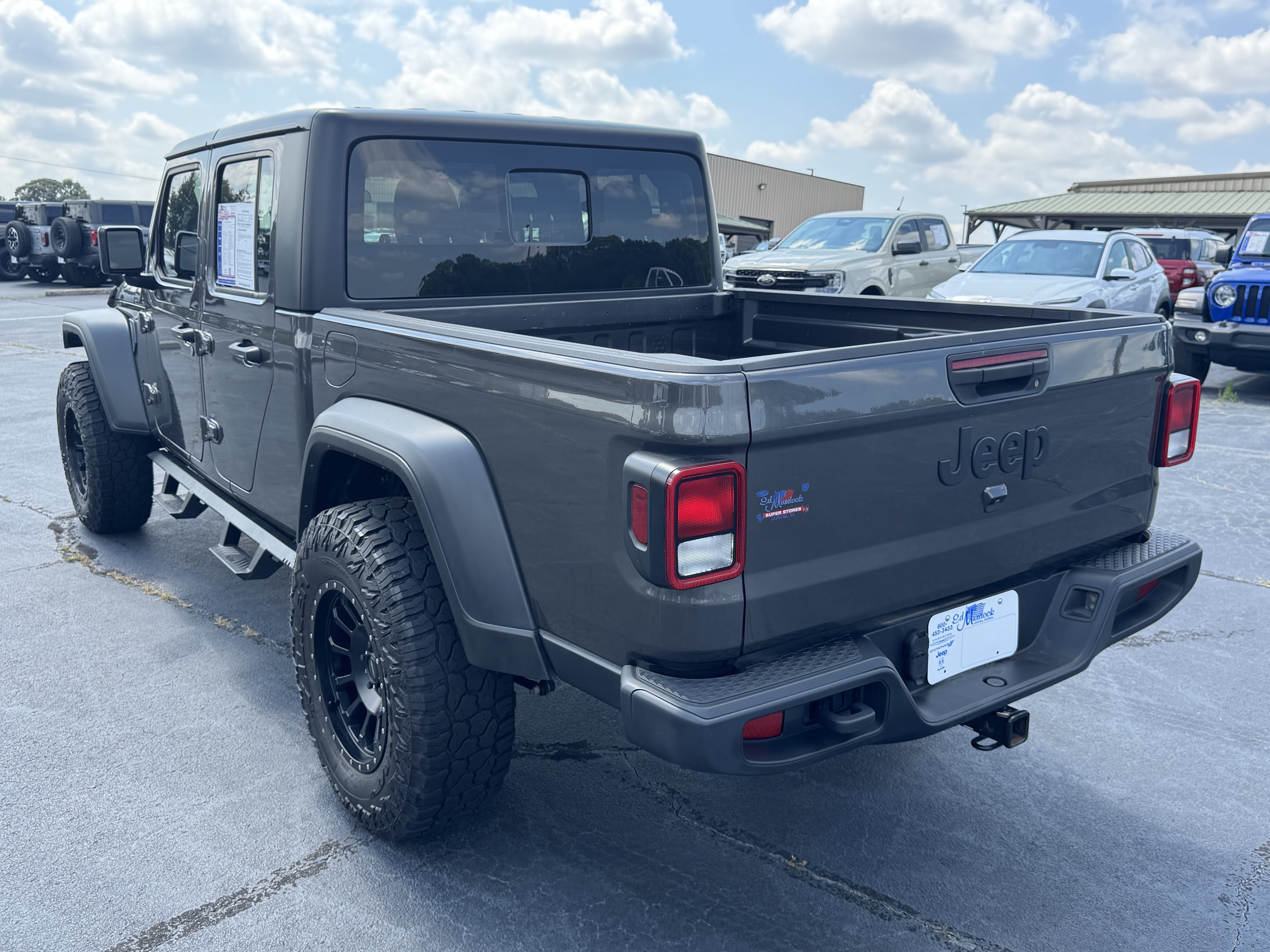 Used 2025 Jeep Gladiator Sport AWD/4WD image 7